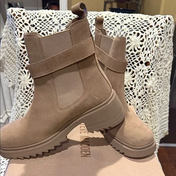 Steve Madden Tan Ankle Booties - Picture 3 of 6
